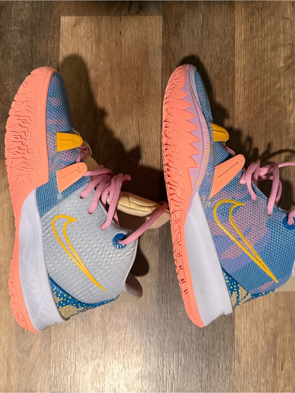 Nike Kyrie 7 “Expressions” Pre-Heat Volleyball or basketball shoe